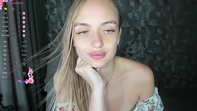 Chat +18 de A_delina ao vivo