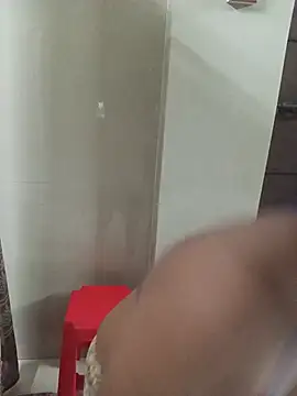 Chat +18 de sakshi_moni ao vivo