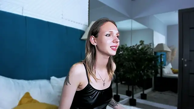 EmmaGilmoree webcam show
