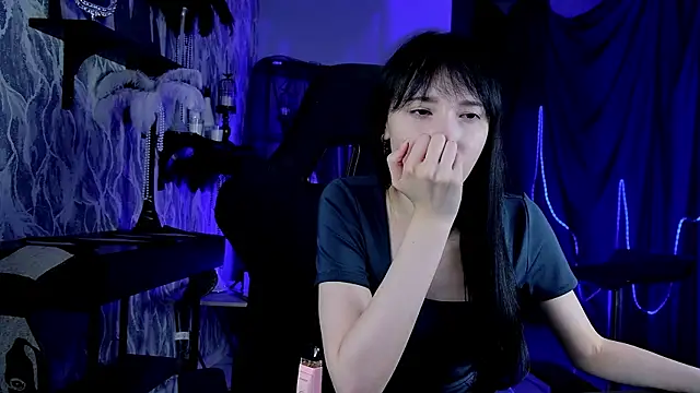 Chat +18 de SeraphineSparda ao vivo