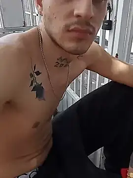 boy_max_latin's Live XXX Chat
