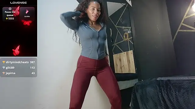 Amara_Vex Adlı Modelin Canlı XXX Sohbeti
