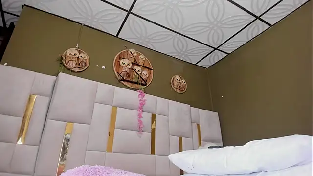 Chat +18 de Mia_scarlet69 ao vivo