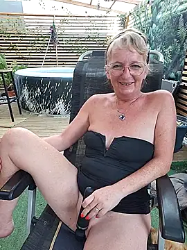lescoquinsdu40 Adlı Modelin Canlı XXX Sohbeti