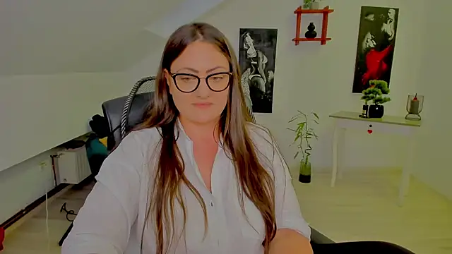 MistressDarrah Live XXX-Chat
