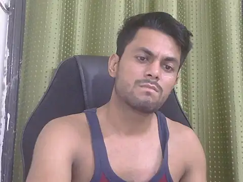 دردشة Stubborndesiboy الجنسية المباشرة