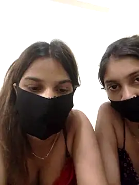 pooja_riya's Live XXX Chat