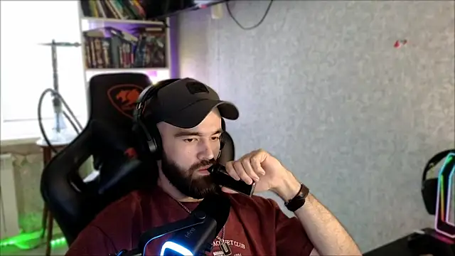 Chatroom XXX en direct de _Serious_Man