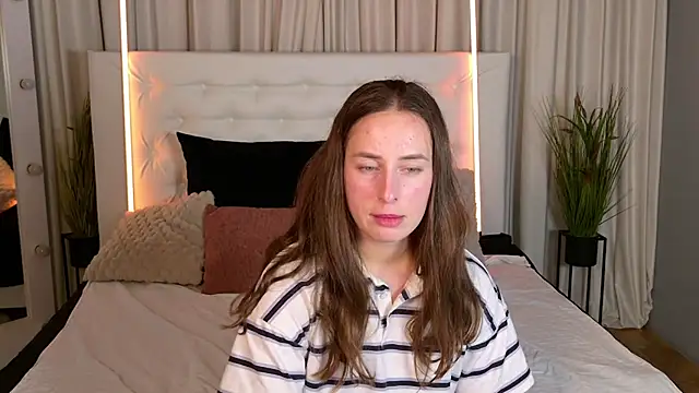 Chat +18 de NadinnL ao vivo