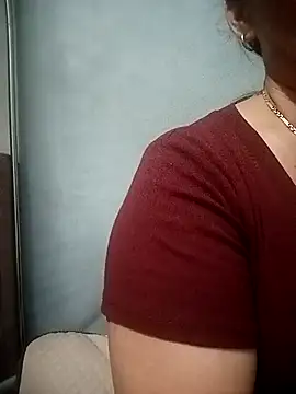 צ'אט XXX בשידור חי של Cucci07