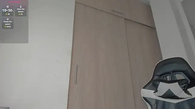 Axel__Blaze élő XXX-chatje