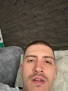 Živý XXX chat ALANNFERRER