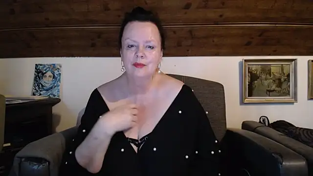 Chat +18 de TiffanyMature ao vivo