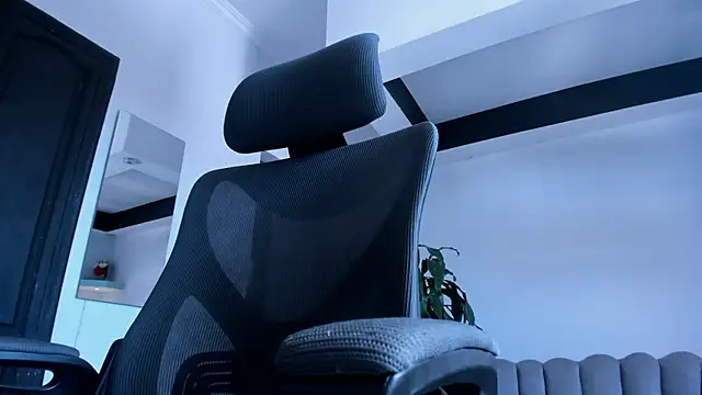 Izui_Pierce's Live XXX Chat