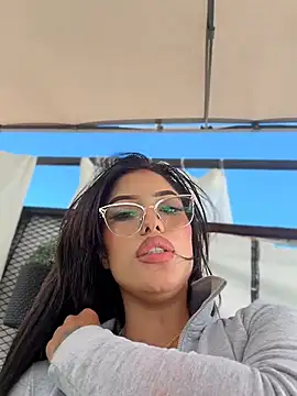 MystiqueXXX XXX чат на жи во