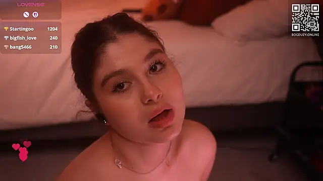 XXX chat uživo modela bogduzy
