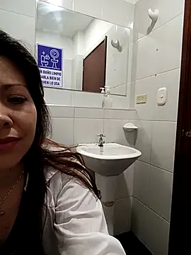 צ'אט XXX בשידור חי של SARA_21-