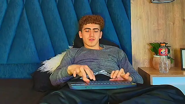 Онлайн чат XXX Tyler_Mcrey