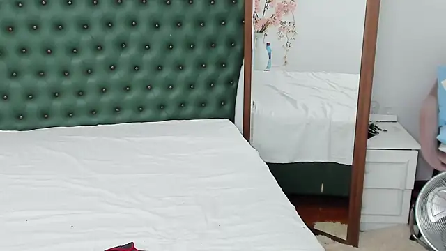 IvyHotFoxy Chat XXX live