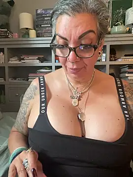 dieseldame1313 Adlı Modelin Canlı XXX Sohbeti