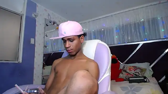 Chatroom XXX en direct de Santy_bigcock_01