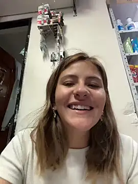 Chat +18 de Andrea_19blonde ao vivo