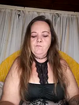 Kimmyb777 – Naživo XXX chat