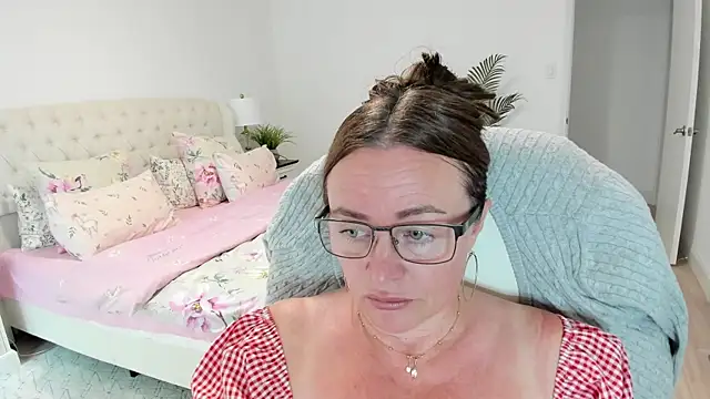 Vika73 Chat XXX in diretta