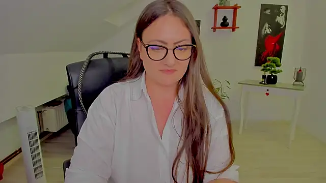 MistressDarrah XXX чат на живо