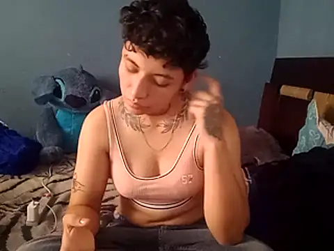 Junne_Tomboy Live XXX-chat