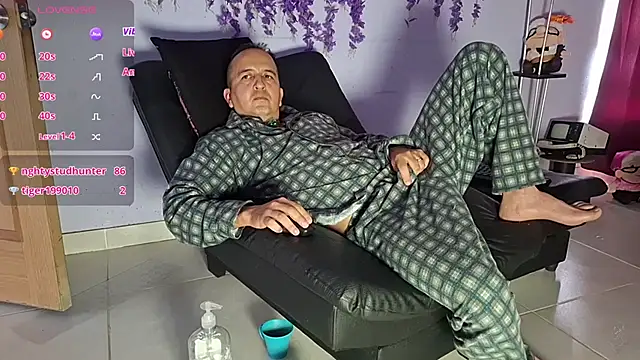 GreisyAndHazzan Chat XXX live