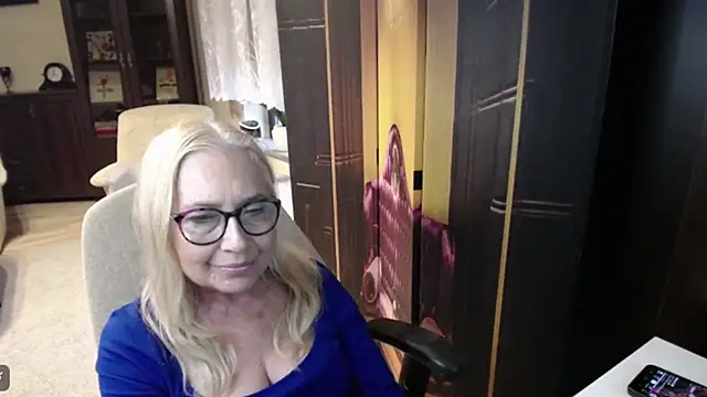 sofia_xkiss Adlı Modelin Canlı XXX Sohbeti