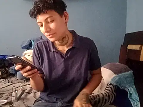 Chat XXX ao vivo de Junne_Tomboy