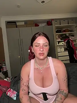 OliviaaFischer XXX чат на живо