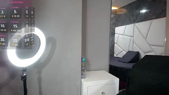 XXX chat uživo modela emily_gomez159
