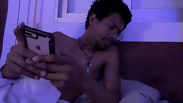 Živý XXX chat HoleBreeder