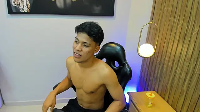 Chat XXX en directo de Colby_driscoll