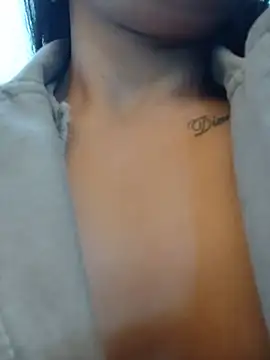 Astrid-- – Naživo XXX chat