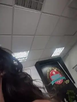 SinSirenXXX Chat XXX in diretta