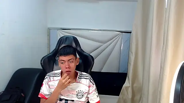 Chat +18 de Liarr_ ao vivo