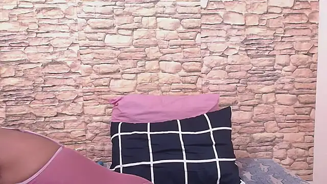 צ'אט XXX בשידור חי של EbonyOlive69