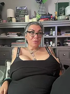 dieseldame1313 Chat XXX live