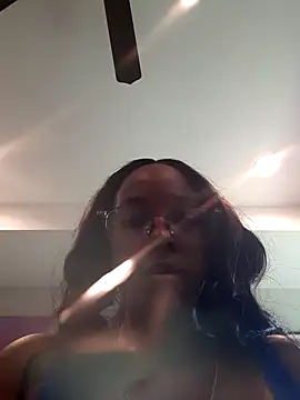 Kourtneyk's Webcam Show