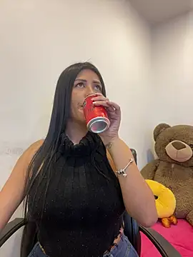 Chat +18 de Alanna_atm_ ao vivo