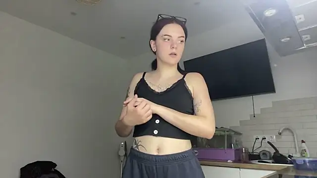 AudriaCriner's Live XXX Chat