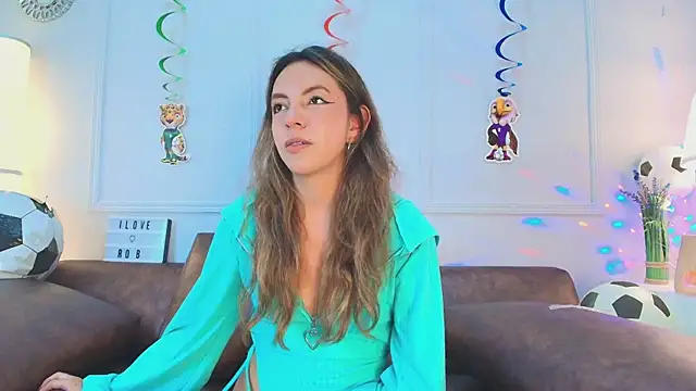 kittyblooms Adlı Modelin Canlı XXX Sohbeti