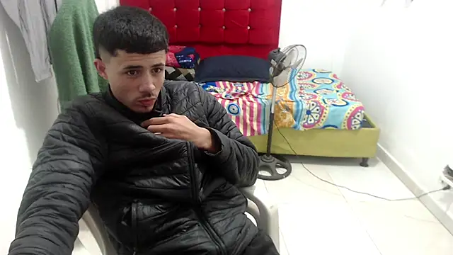 Jairito_989 – Naživo XXX chat