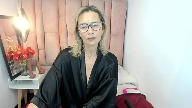 Issa_Milf__ 即時 XXX 聊天