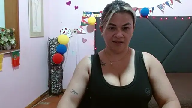 Chat +18 de pamela_echeverria ao vivo