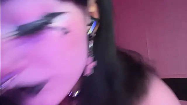 HolyCuteのライブXXXチャット